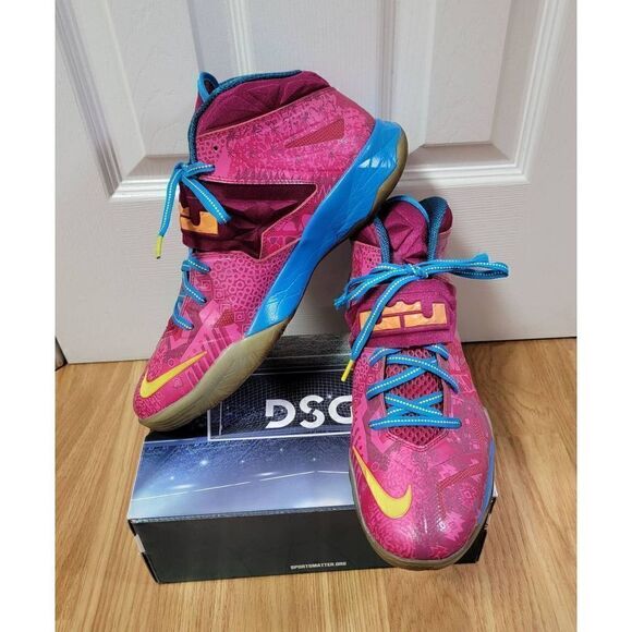 Nike LeBron Soldier VII Basketball Shoes 12 - Picture 1 of 10